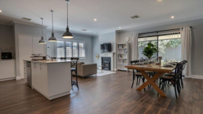 35 Hamptons Luxury Escape Family Home Sleeps9